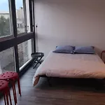 Bright Apartment Near The Gare De L\'Est